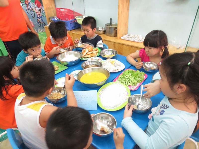 doi moi bua an cho tre