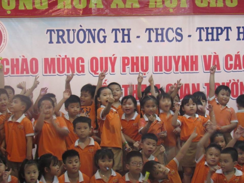 lop la tham quan truong tieu hoc hoa binh