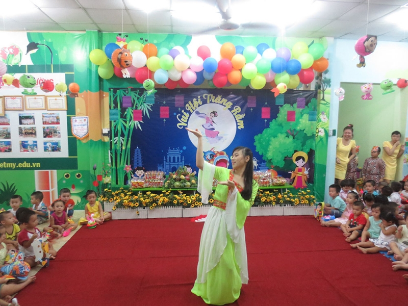 be vui hoi trang ram 2016