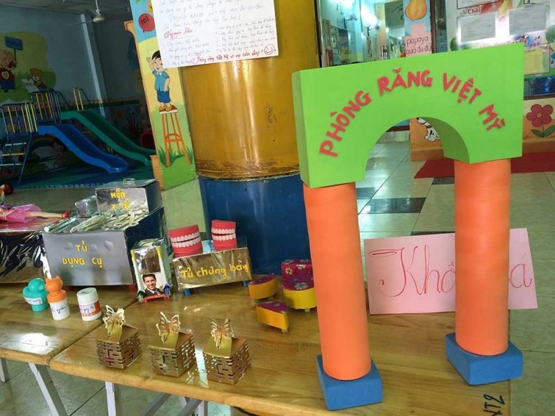 hinh hoi thi lam do dung dung cu y te cua giao vien cac khoi lop