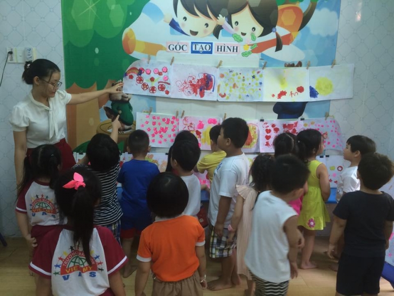 chuyen de   xay dung va su dung moi truong giao duc lay tre lam trung tam  
