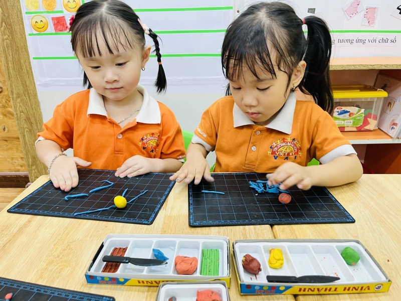 nan con bach tuot   choi 1