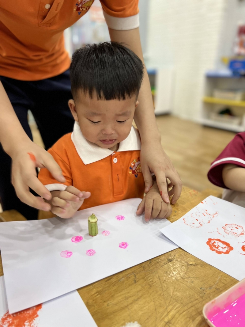 tao hinh bong hoa   nha tre 1