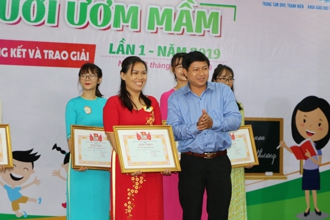 ton vinh giao vien mam non ngoai cong lap